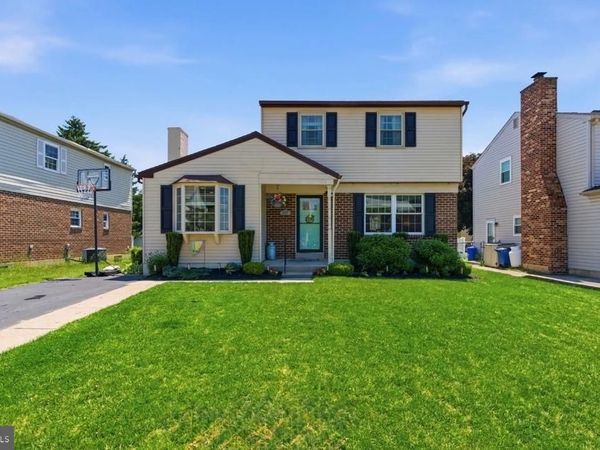 327 GREENBRIAR, HAVERTOWN, PA 19083