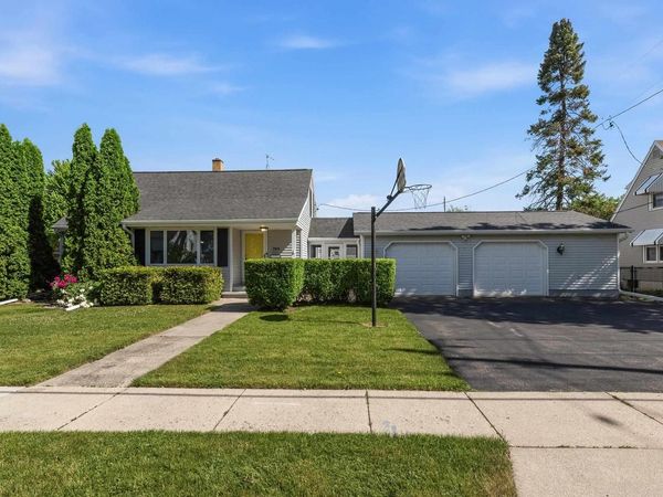 704 E South Street, Beaver Dam, WI 53916