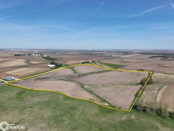 25th Avenue, Blairstown, IA 52301