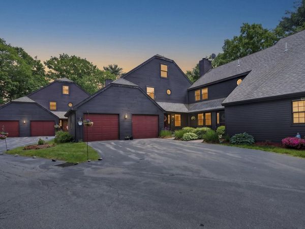 37 Stacey Circle, Windham, NH 03087