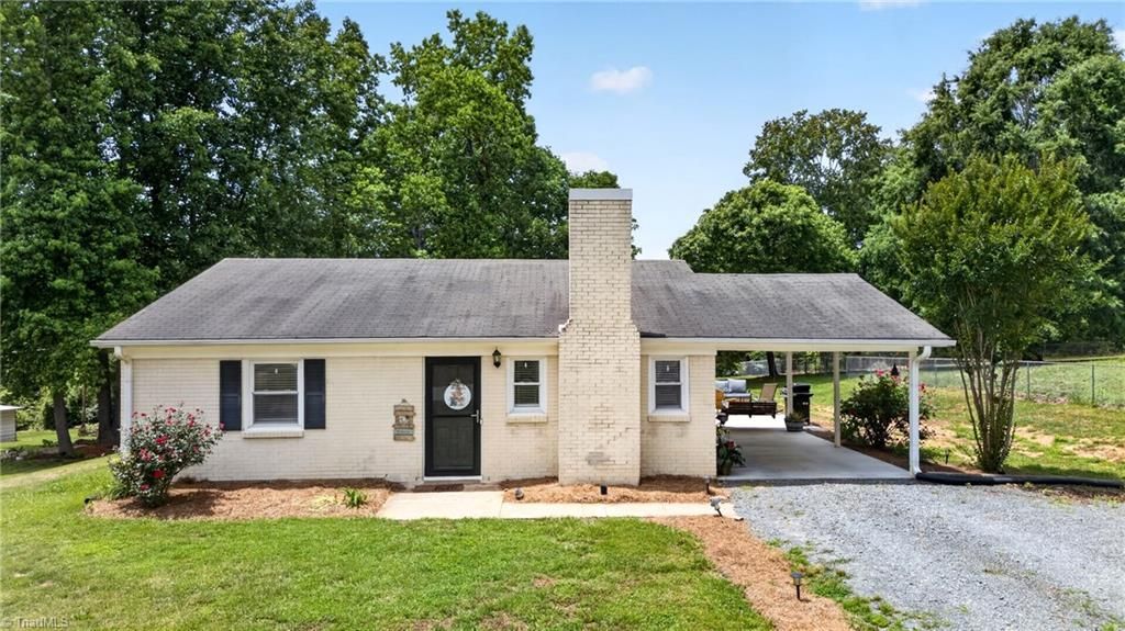 1111 Foxtrot Court, King, NC 27021 Main Photo