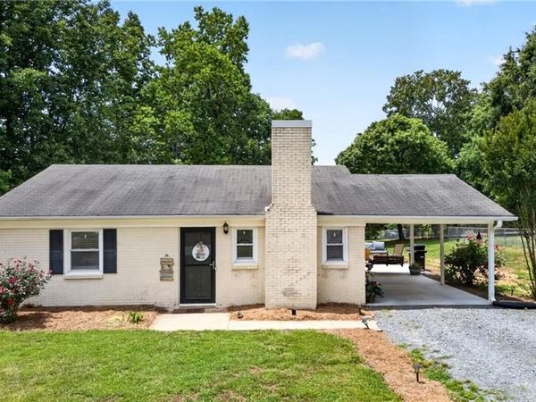 1111 Foxtrot Court, King, NC 27021