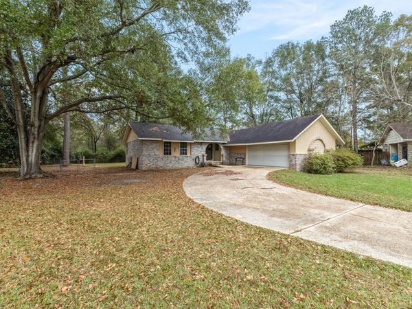 2101 Sunset Dr., Hattiesburg, MS 39402