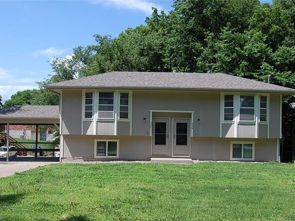 530 Santa Fe Street, Leavenworth, KS 66048
