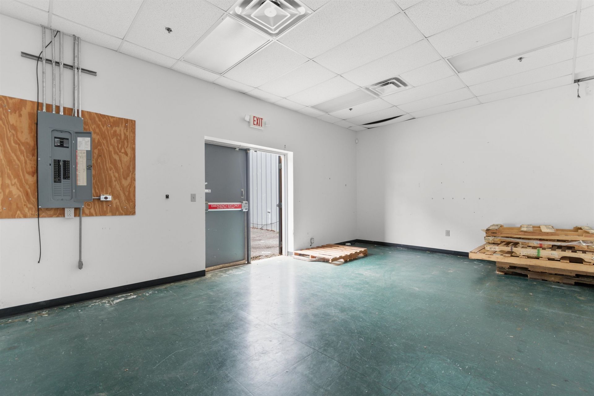 480 Nelson Blvd.  Photo 37