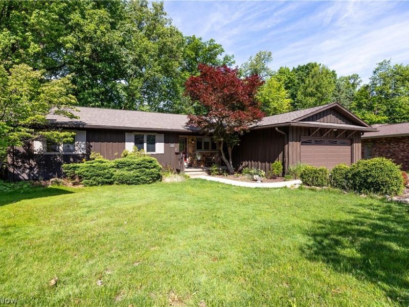 8636 Scarlet Oak Lane, Parma, OH 44130 Photo 3