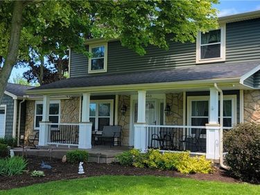 7053 Old English Road , Lockport, NY 14094