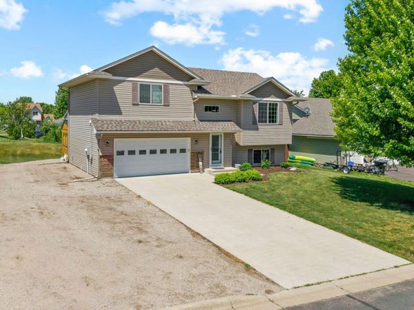 202 Summerfield Lane, Waverly, MN 55390