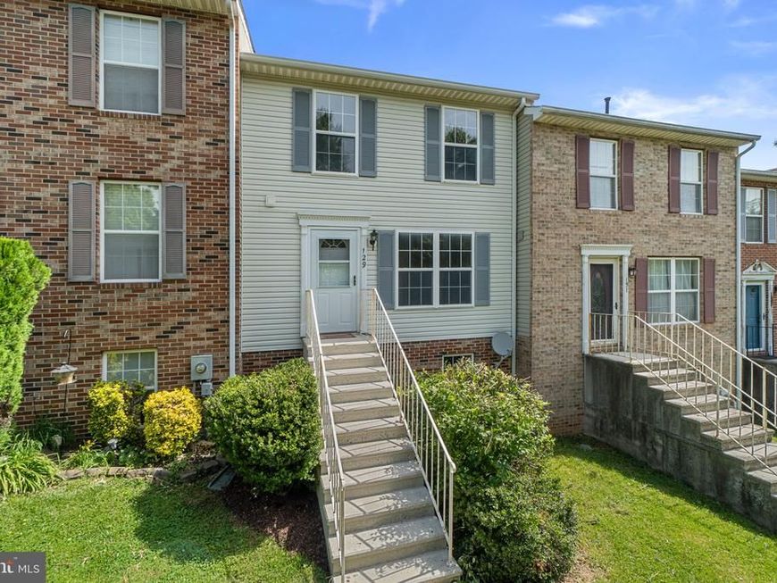 129 N Towne Court, Mount Airy, MD 21771 Main Photo