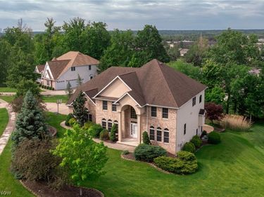 7635 Harley Hills Drive, North Royalton, OH 44133