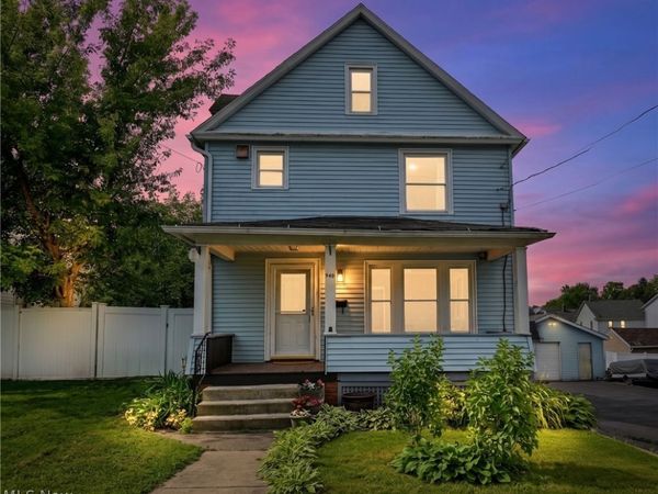 940 W Hopocan Avenue , Barberton, OH 44203