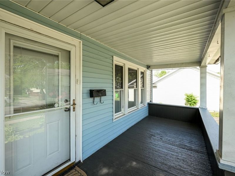 940 W Hopocan Avenue , Barberton, OH 44203 Photo 2