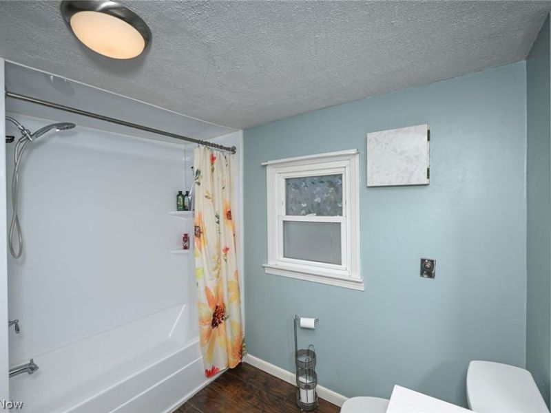 940 W Hopocan Avenue , Barberton, OH 44203 Photo 20