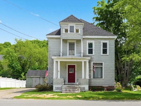 36 Oxford Ave, Haverhill, MA 01835
