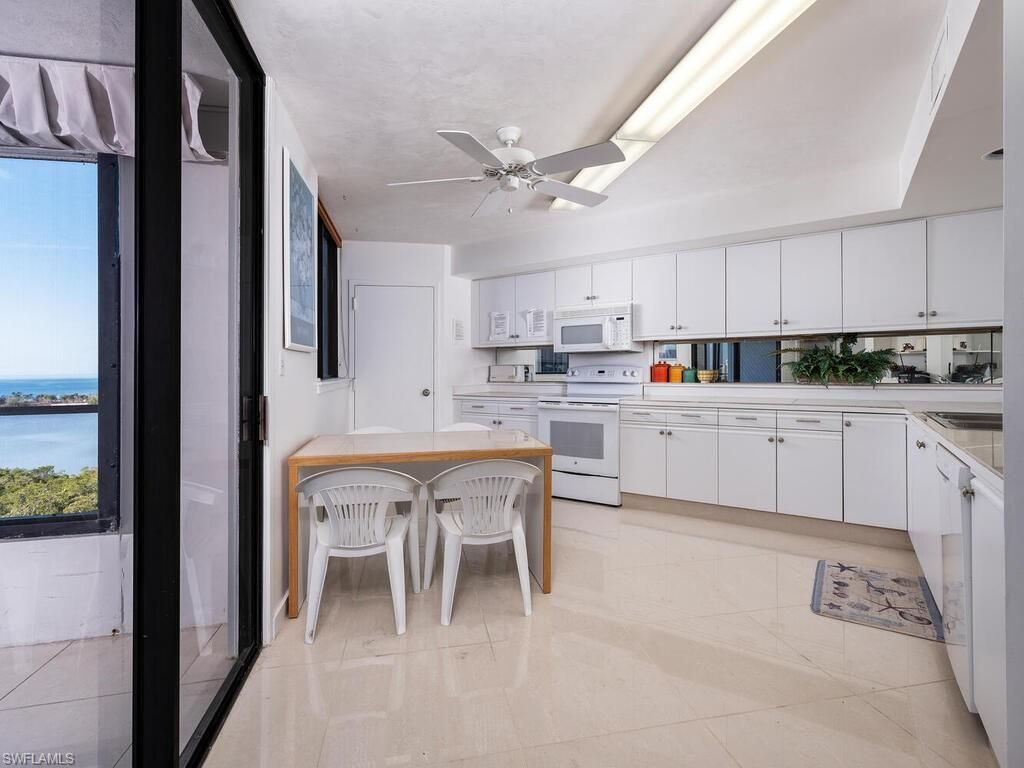 5555 Heron Point Dr , Unit 902, Naples, FL 34108 Photo