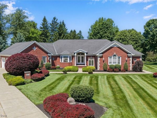 427 Diana Court , Highland Heights, OH 44143