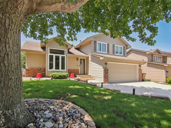 344 58th Court , West Des Moines, IA 50266