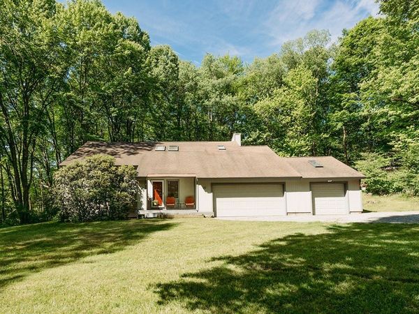 108 Hickory Hills Ln, Slippery Rock, PA 16057