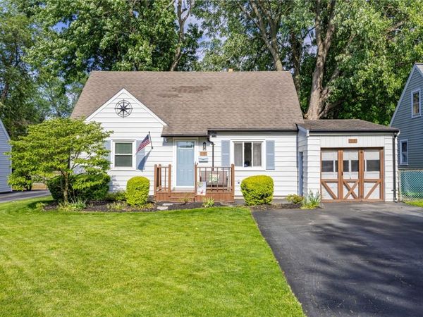 118 Duxbury Road, Rochester, NY 14626