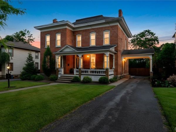 27 Elizabeth Street , Auburn, NY 13021