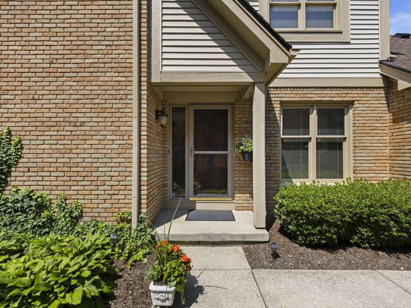 2213 Partlow Drive, Columbus, OH 43220 Photo 2