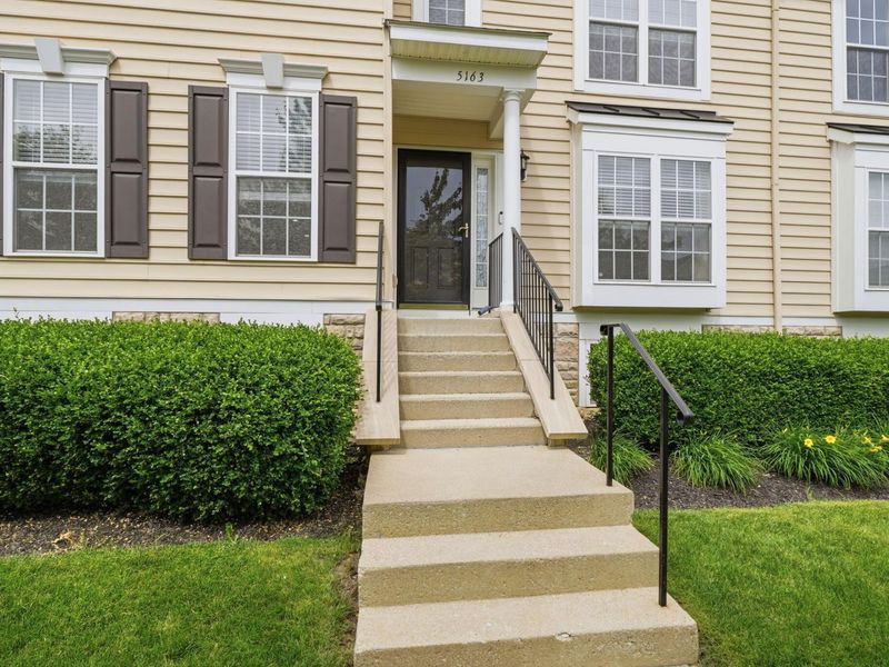 5163 Horseshoe Falls Drive , Unit 9, Dublin, OH 43016 Photo 3