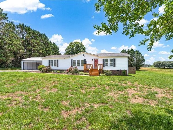 1008 Pine Ridge Drive, Hamptonville, NC 27020