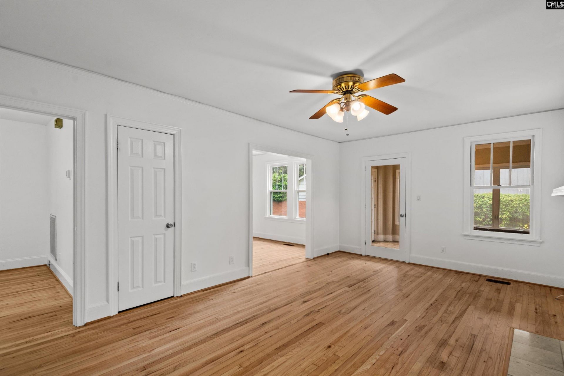 2621 Kiawah Avenue  Photo 5
