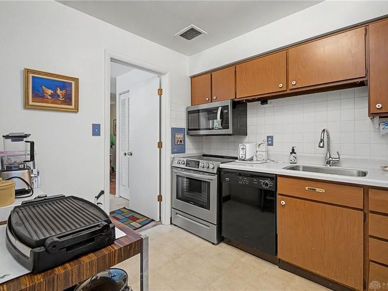 2230 S Patterson Boulevard, Unit 23, Kettering, OH 45409 Photo 14