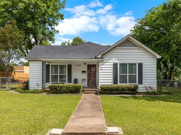 718 Howard Street , Jacksonville, TX 75766