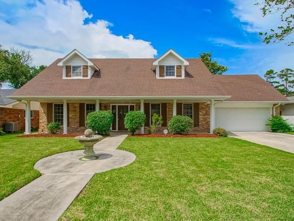 8708 TANGLEWILD Place , River Ridge, LA 70123