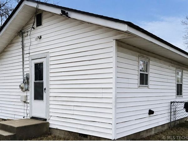 237 N Rogers Avenue , Bartlesville, OK 74003