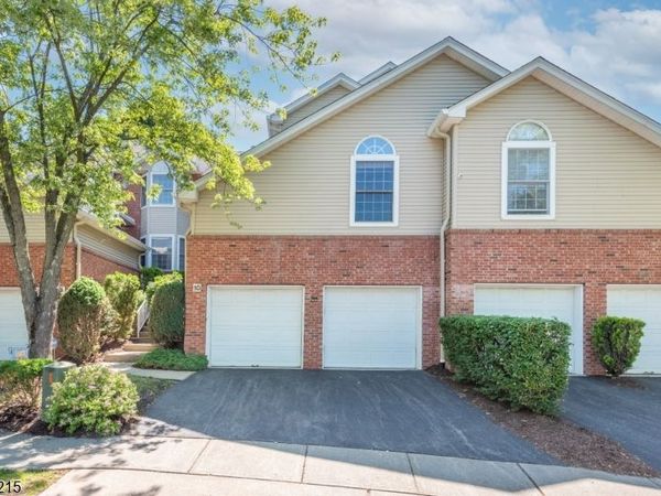 10 Ebersbach Ln, Roseland, NJ 07068