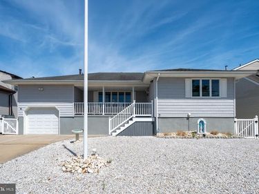4 CLEARWATER WAY , TOMS RIVER, NJ 08753