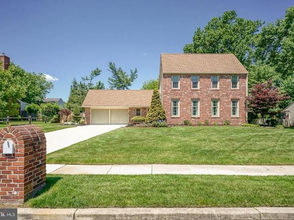8 BRONDESBURY DRIVE, CHERRY HILL, NJ 08003