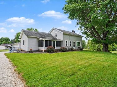 2622 Tallmadge Rd, Ravenna, OH 44266