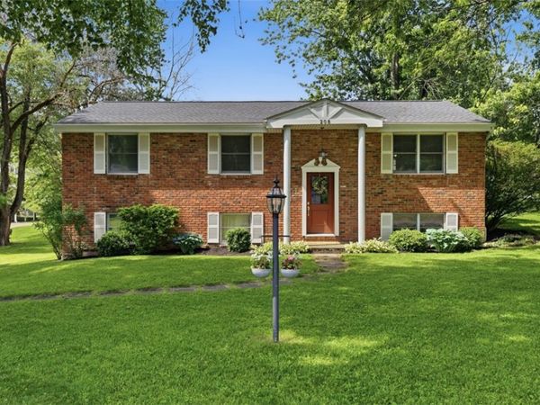 208 Parkwood Circle , Canonsburg, PA 15317