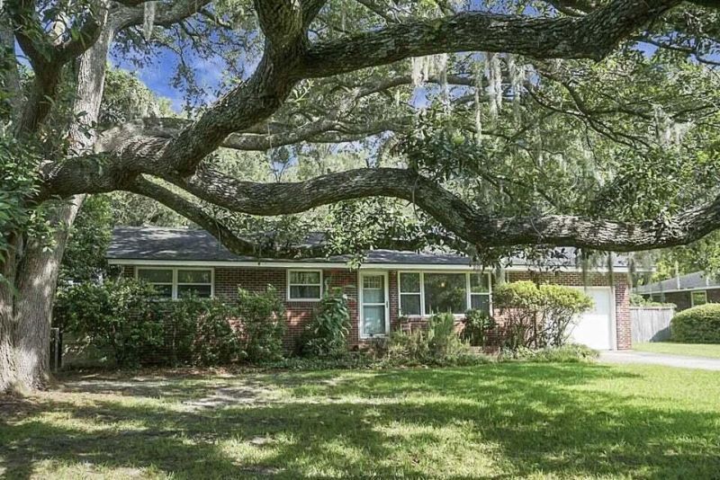 1118 Stratford Road Photo 1