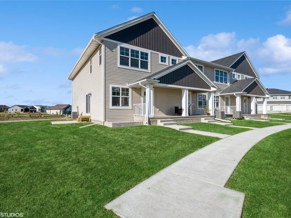 2335 Roycroft Alley, Marion, IA 52302
