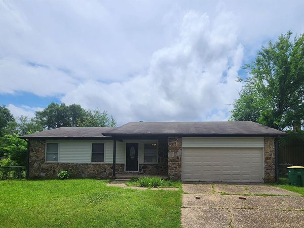 10 Cherryridge Place , Jacksonville, AR 72076