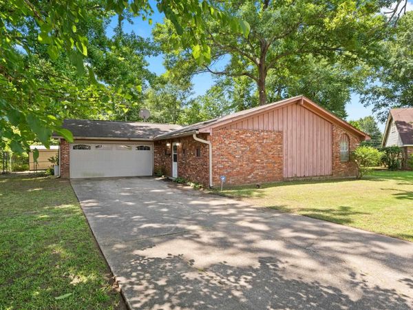 14 Hunters Cove, Pine Bluff, AR 71603