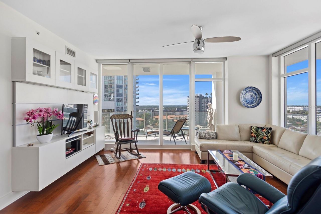 175 1st Street S, Unit 1603, Saint Petersburg, FL 33701 Photo