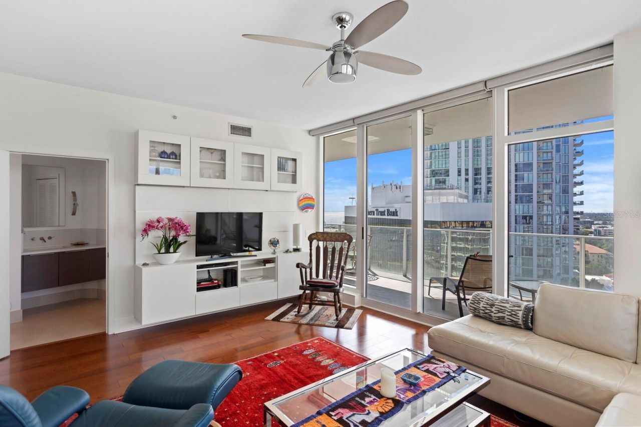 175 1st Street S, Unit 1603, Saint Petersburg, FL 33701 Photo