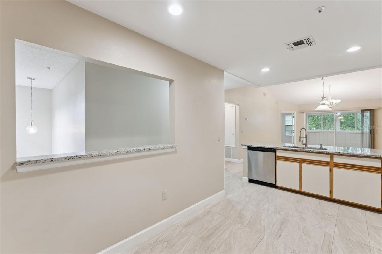 683 Post Oak Circle, Unit 105, Altamonte Springs, FL 32701 Photo