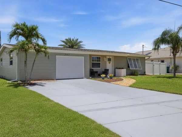 201 E TARPON BLVD NW, PORT CHARLOTTE, FL 33952
