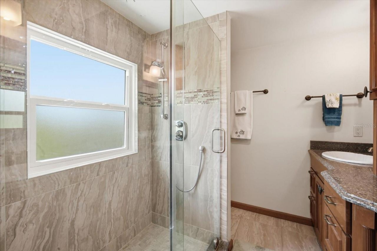 2811 Avenue C, Holmes Beach, FL 34217 Photo