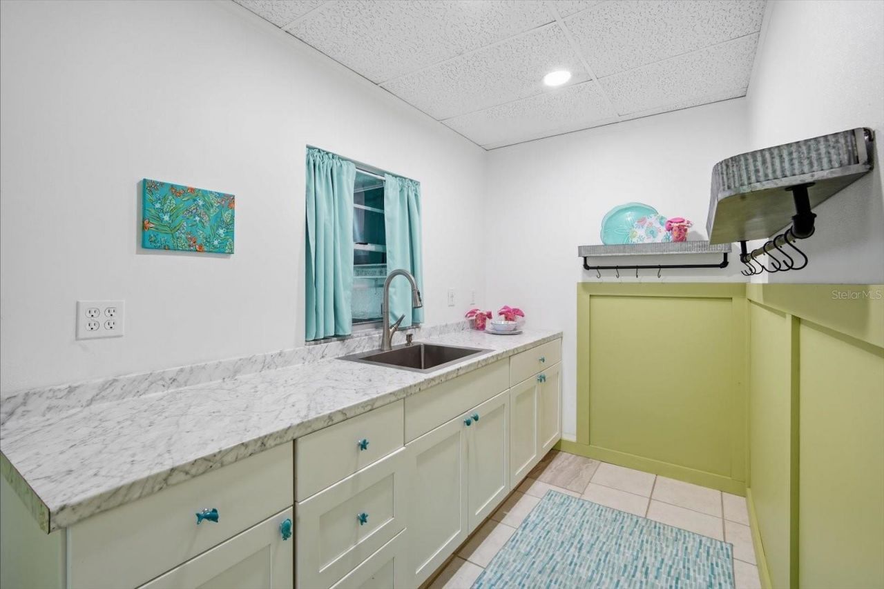 2811 Avenue C, Holmes Beach, FL 34217 Photo