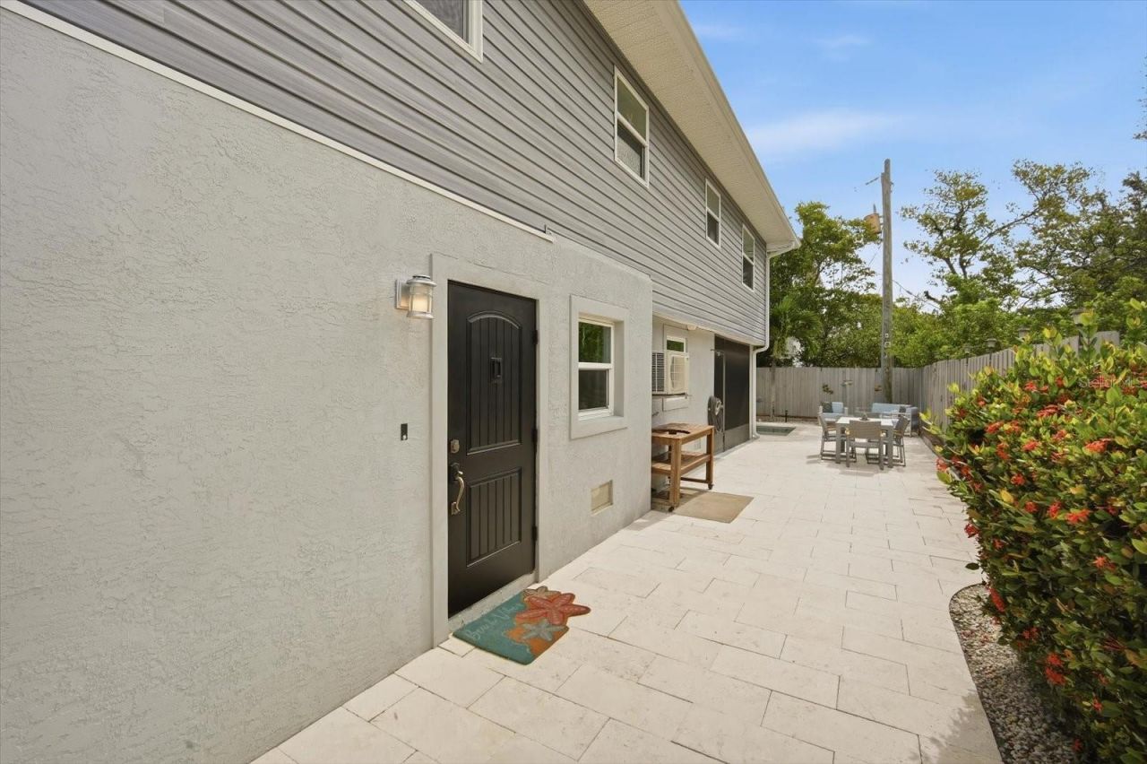 2811 Avenue C, Holmes Beach, FL 34217 Photo
