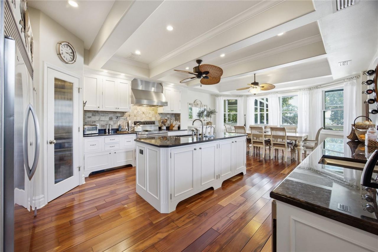 11905 W Riverhaven Drive, Homosassa, FL 34448 Photo