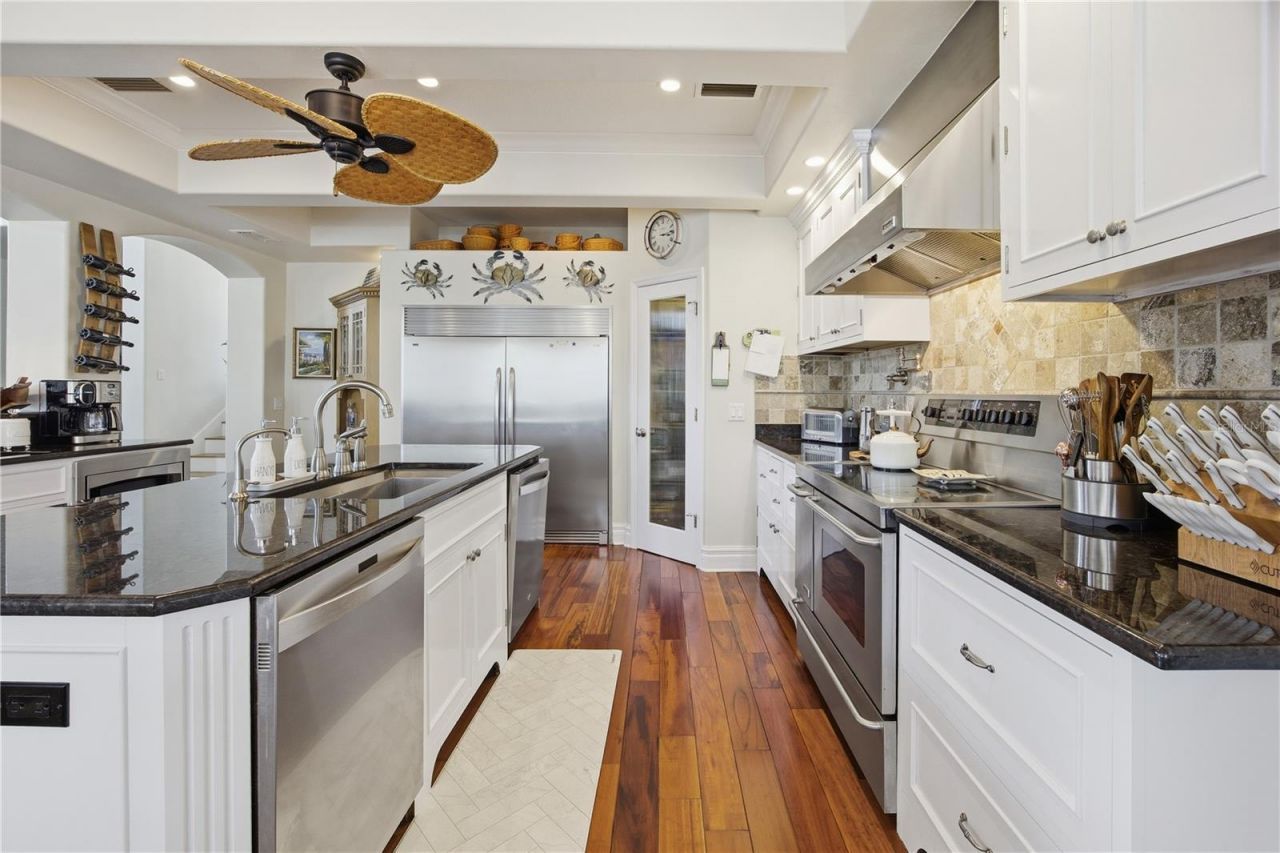 11905 W Riverhaven Drive, Homosassa, FL 34448 Photo